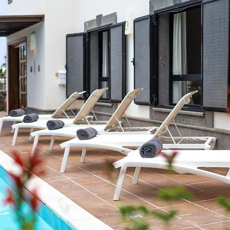 Villa Casa Maravelle Faro Park Sea Views Heated Pool Playa Blanca *