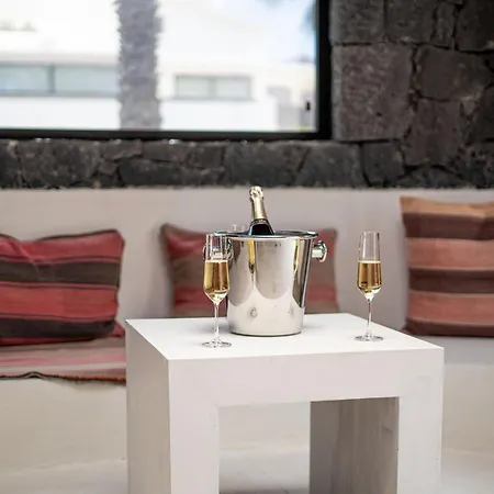 Casa Maravelle Faro Park Sea Views Heated Pool Playa Blanca *
