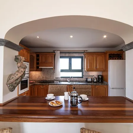 Villa Casa Maravelle Faro Park Sea Views Heated Pool Playa Blanca *